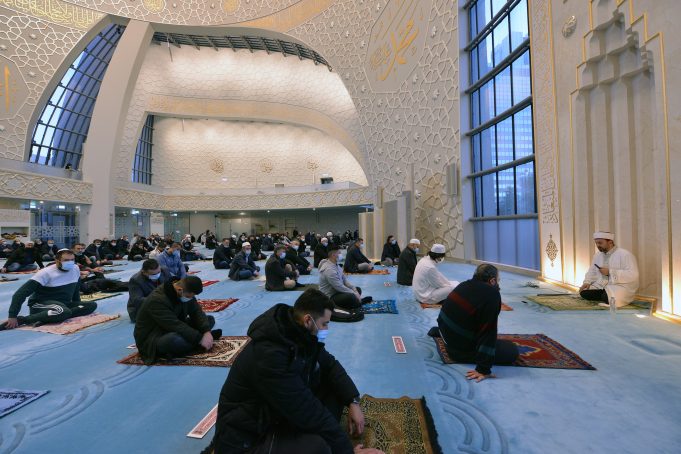 DİTİB‘de “Sabah Namazı Gençlik Buluşması” devam ediyor