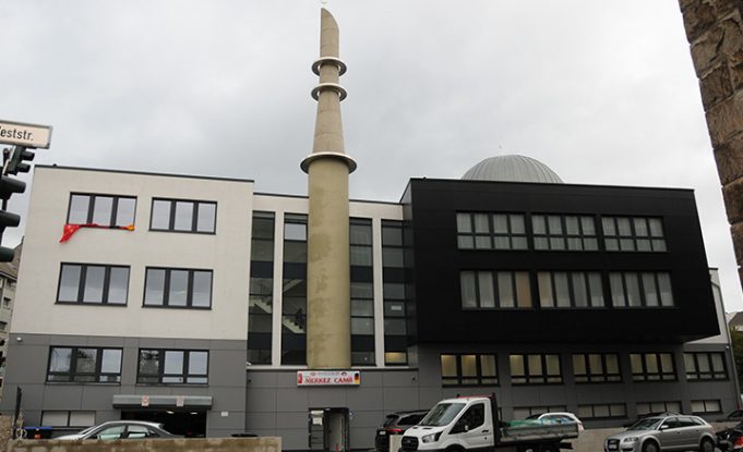 Remscheid DİTİB Merkez Camii ibadete açıldı