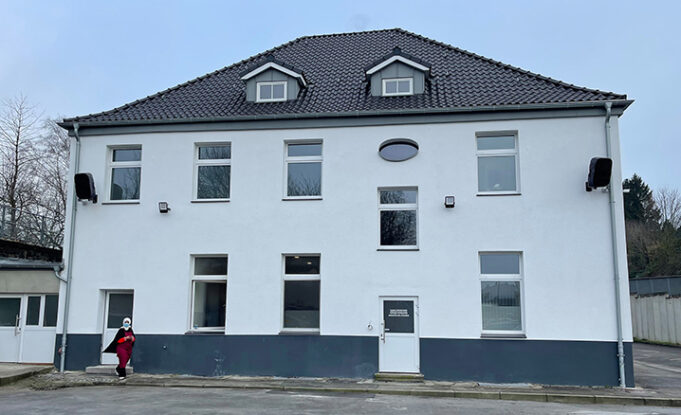 Tadilatı tamamlanan Heiligenhaus Ulu Camii ibadete açıldı