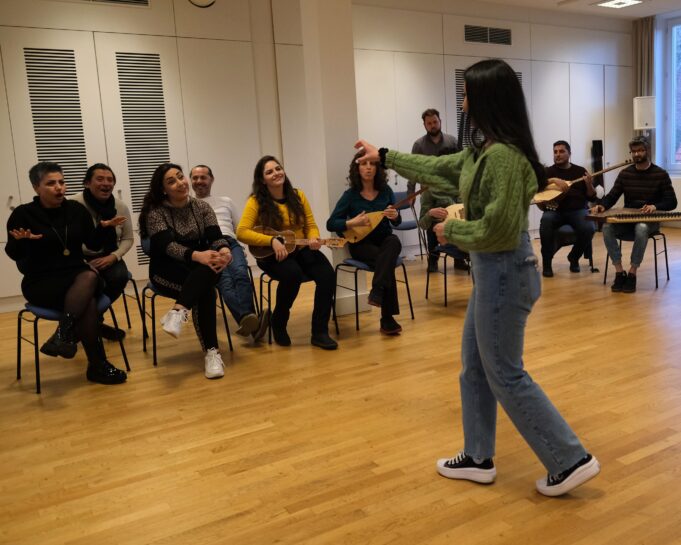 Göçmen müzisyenlere sertifikalı ücretsiz eğitim