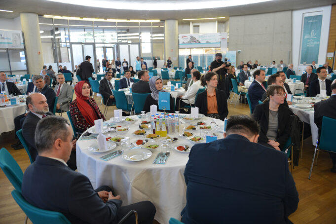 DİTİB iftar sofrası her kesimden insanı bir araya getirdi