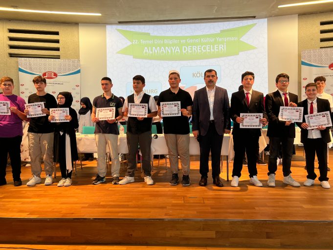 DİTİB gençleri bilgileriyle yarıştı