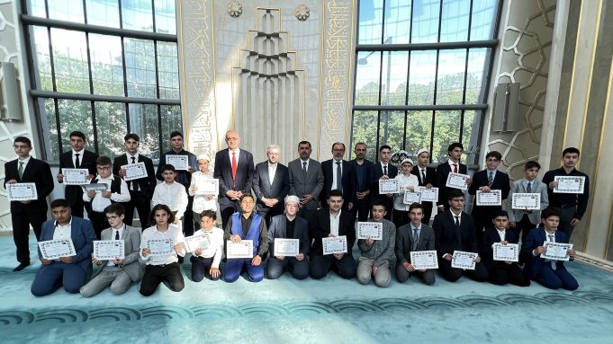 Almanya’nın en güzel ezan ve hutbe okuyan gençleri seçildi