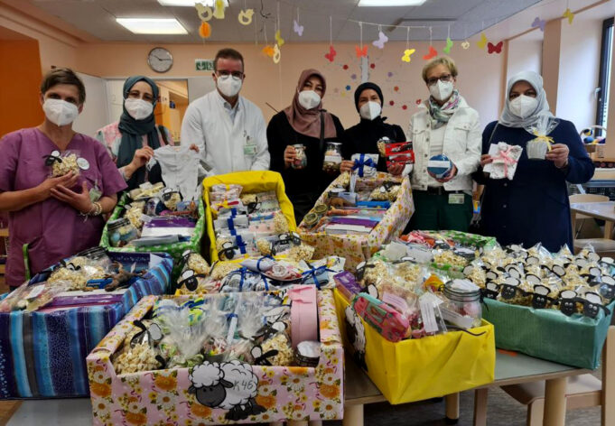 DİTİB kadınlar kolundan çocuk kliniğine anlamlı ziyaret