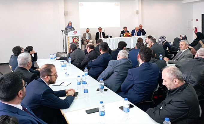 Martı: “Günümüz Dünyasında Aileyi Değerlerimizle Yaşatmak” konulu konferans verdi