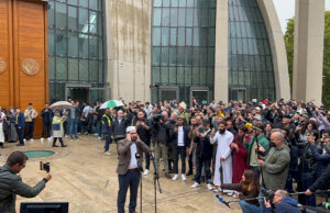Köln DİTİB Merkez Camii’nde Cuma ezanı sevinci
