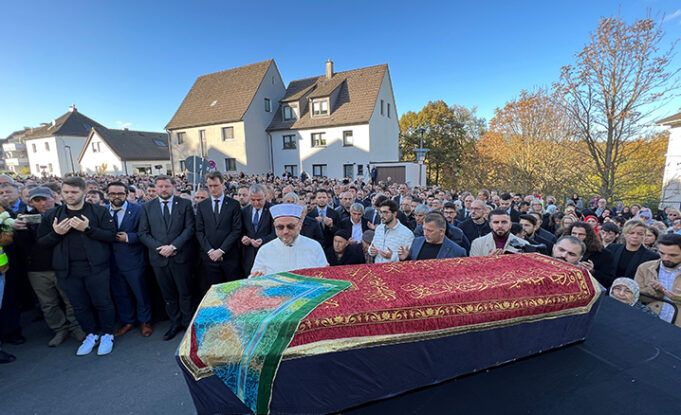 Mevlüde Genç’e veda! Binler son yolculuğa böyle uğurladı