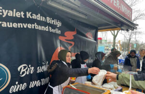 DİTİB gönüllülerinden evsizlere ve ihtiyaç sahiplerine çorba ikramı