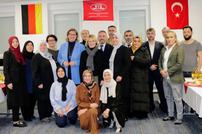 Eyalet Başbakanı Rehlinger, Völklingen DİTİB Camii’ni ziyaret etti
