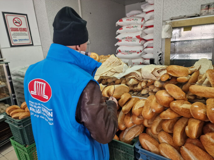 DİTİB deprem bölgesine ayni ve nakdi yardımlarını sürdürüyor