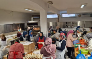 DİTİB’li gönüllü kadınlar depremzedelere destek oldu
