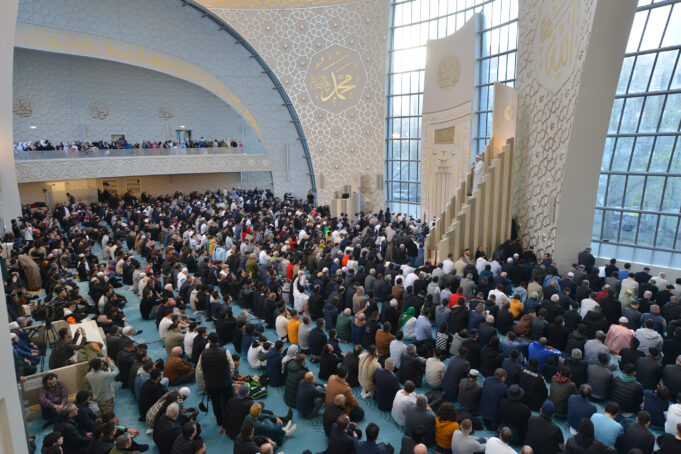 Köln DİTİB Merkez Camii’nde Ramazan Bayramı idrak edildi