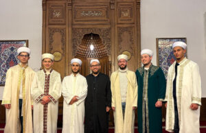 Duisburg DİTİB Camii öğrencileri teravih kıldırıyor