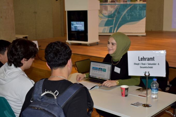 DİTİB Öğrenci Fuarı’nda üniversitelerin 57 farklı bölümü tanıtıldı