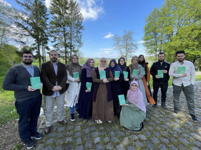 Manevi rehberler hastanelerde tedavi sürecine başladı