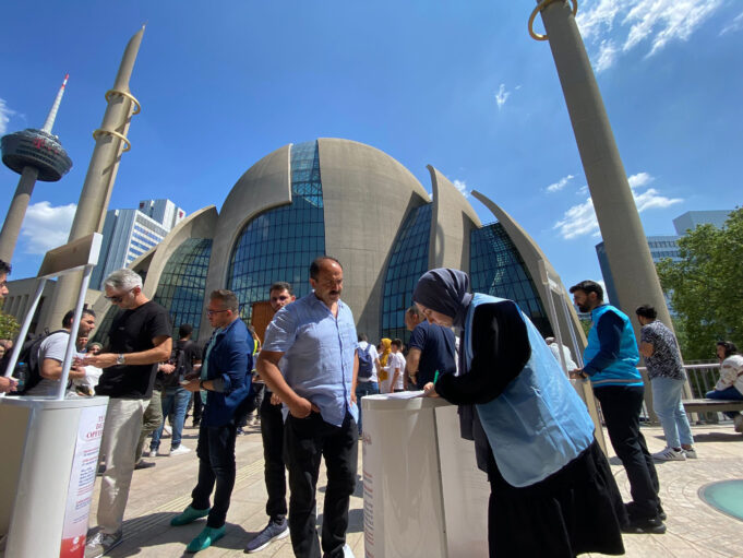 DİTİB kurban stantlarına yoğun ilgi