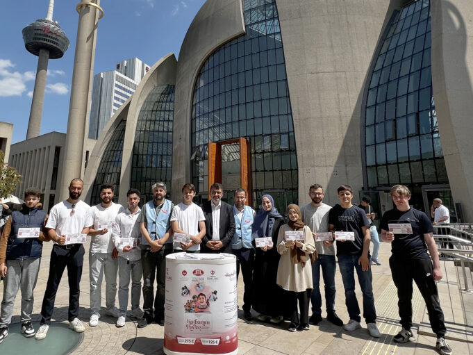 Gençlerden “Vekalet Yoluyla Kurban Organizasyonu”na anlamlı destek