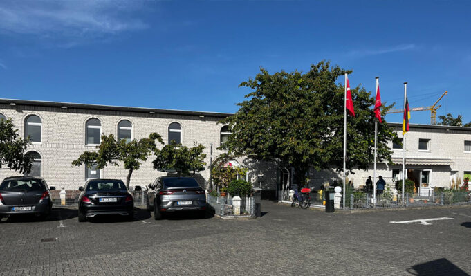 Siegburg DİTİB Merkez Camii’ne taşlı saldırı