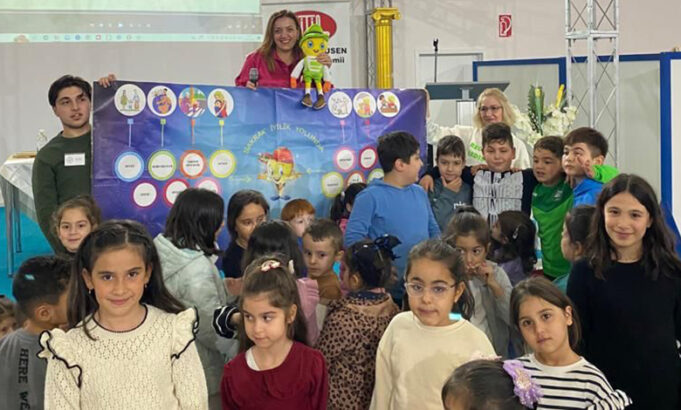 Leverkusen Camii’nde Şakrak: çocukların yeni kahramanıyla keyifli buluşma