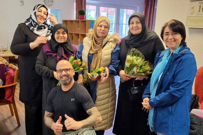 Huzurevi sakinleri, DİTİB heyetinin ziyaretinden büyük mutluluk duydu