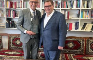 Krefeld belediyesinden cami kütüphanesine destek