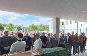 Almanya’da sel felaketinde hayatını kaybeden Asuman Özen’in cenaze merasiminde hüzün vardı