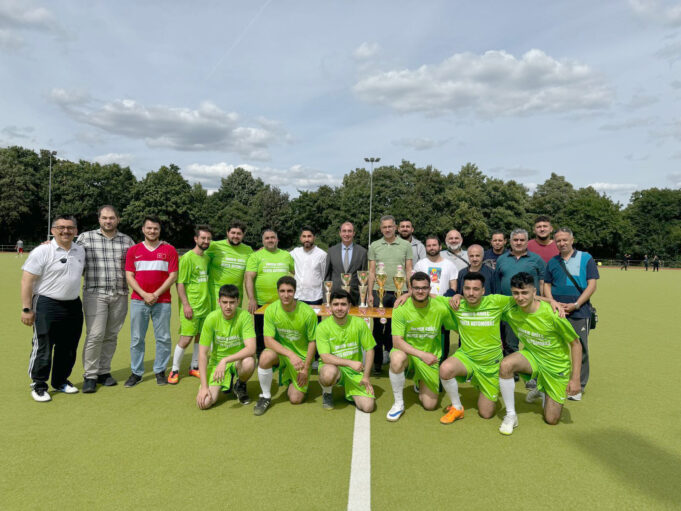 Berlin’de DİTİB “Aile Şenliği ve Futbol Turnuvası” coşkusu