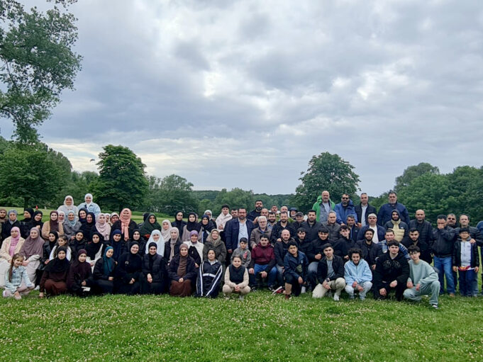 Hamburg’da Yunus Emre İmam Hatip Lisesi öğrencileri piknikte buluştu