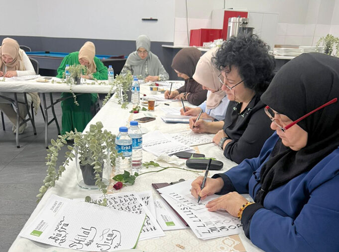 DİTİB Camii’nde kadınlar, el becerilerini geliştirme fırsatı buldu