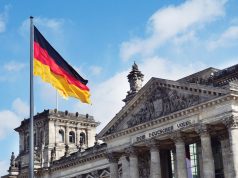 Merz hükümetinde alarm: Söder ve Kretschmer koalisyonun geleceği konusunda uyardı Berlin'deki Almanya Federal Meclisi Bundestag binası