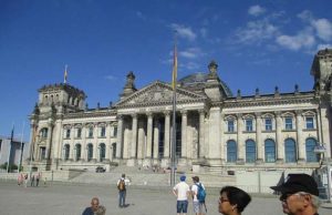 Schwesig’den Merz hükümetine sosyal reform uyarısı: Eyaletler sürece dahil edilmeli Berlin'deki Reichstag binası ve Alman Federal Meclisi