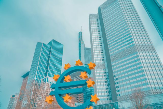 Almanya ekonomisi ve enflasyon gündemini temsil eden euro banknotları