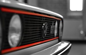Mercedes’ten Almanya’daki iki fabrika için kapanma uyarısı Almanya otomotiv sektörünü temsil eden otomobil görseli