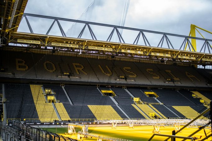 Dortmund, Stuttgart’ı yenerek Bundesliga’da zirveye çıktı Borussia Dortmund stadyumundan görüntü