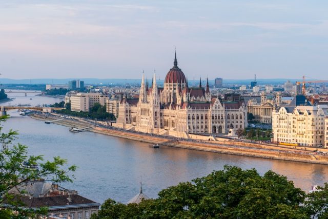 Budapeşte Parlamento Binası Macaristan'ın başkenti Budapeşte'deki Parlamento Binası