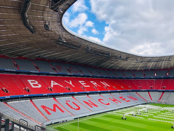 Bundesliga’da Dortmund’dan üçte üç: Paderborn karşısında farklı galibiyet Almanya'da futbol stadyumu
