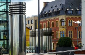 Köln’deki cinayet sonrası NRW’de sığınma prosedüründe değişiklik Köln ve NRW'de adli ve idari süreçleri temsil eden bina görüntüsü
