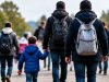 NRW Eyalet Meclisi’nde Türkiye ile iş gücü anlaşmasının 65. yılı ele alınacak Çocuklu bir ailenin yolda yürüdüğü temsili görsel